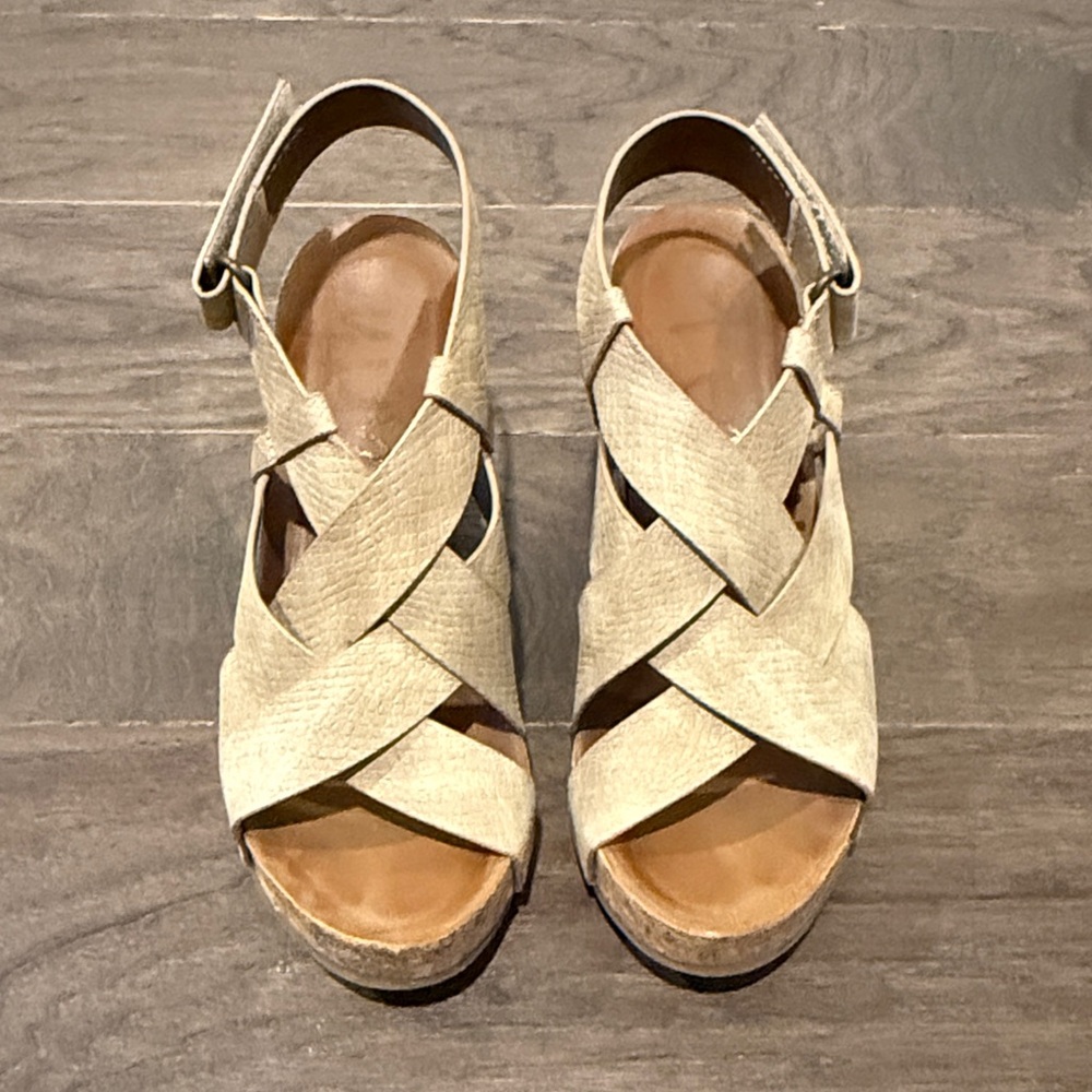 Chic Beige Wedge Sandals